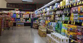 small-liquor-store-interior-design